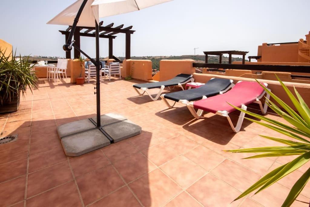 Apartament Penthouse With Roof Terrace, Bbq, Pool- And Sea Views Buenas Noches Zewnętrze zdjęcie
